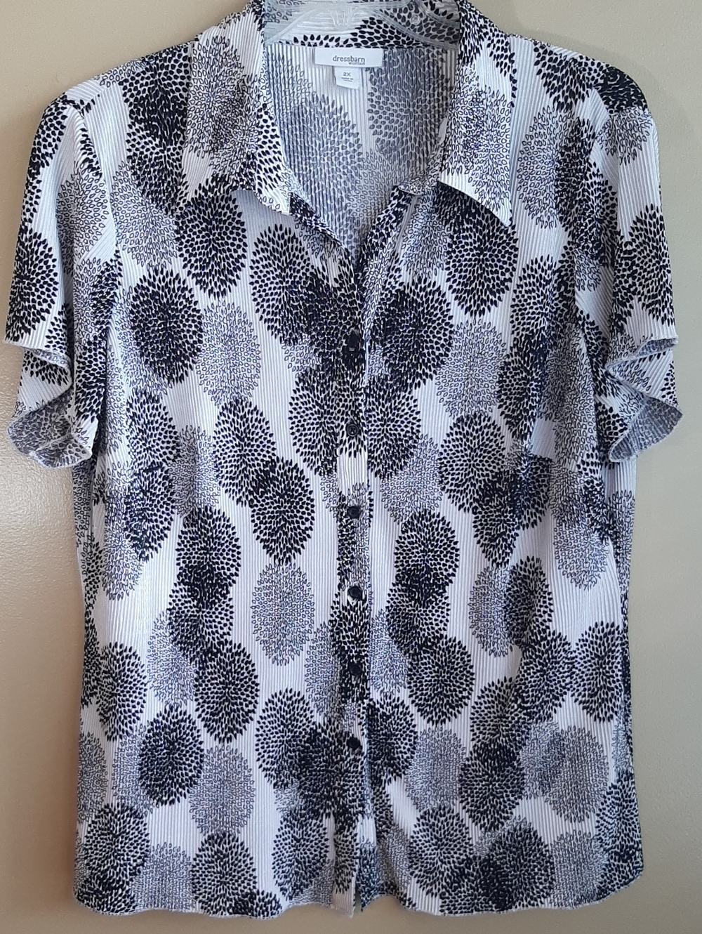 dressbarn 2 XL Short Sleeve Button Front Blouse White With Floral Dot Pattern